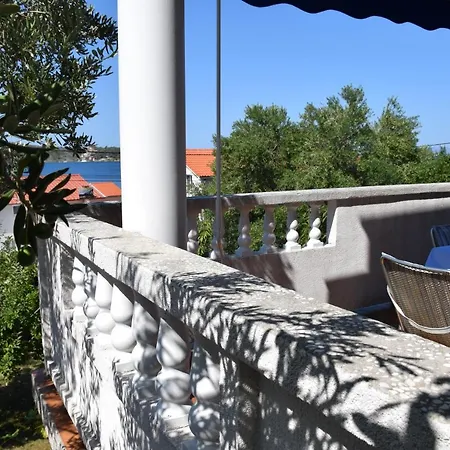 Apartmani Rosina Supetarska Draga Exterior photo